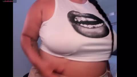 Snapshot of tatikanyx chatting on 06.18.26 tatikanyx online show from 06.18.26