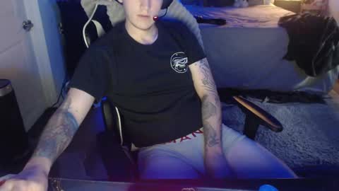 tattedhubs5 online show from 10.24.25