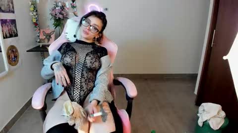 Snapshot of tattoed_bunny9 chatting on 11.19.25 Rose Marie online show from 11.19.25