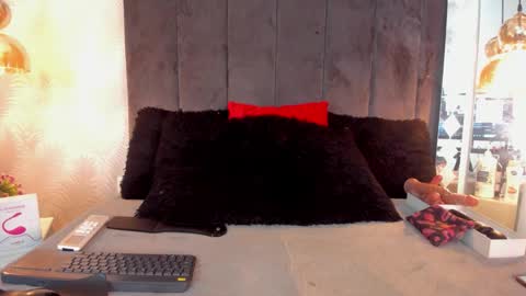 Tatto Fox online show from 12.05.25