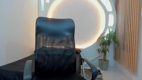 Snapshot of tattokoi chatting on 01.17.25 tattokoi online show from 01.17.25