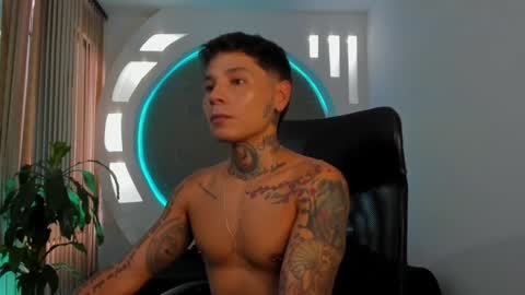 Snapshot of tattokoi chatting on 02.03.25 tattokoi online show from 02.03.25