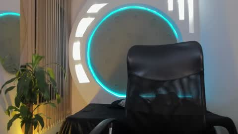 Snapshot of tattokoi chatting on 02.04.25 tattokoi online show from 02.04.25