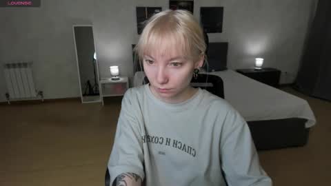 Snapshot of tattoo_artbaby chatting on 11.28.25 tattoo_artbaby online show from 11.28.25