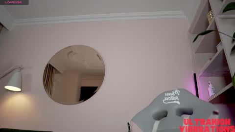 Nathalie Hardy  online show from 03.06.25