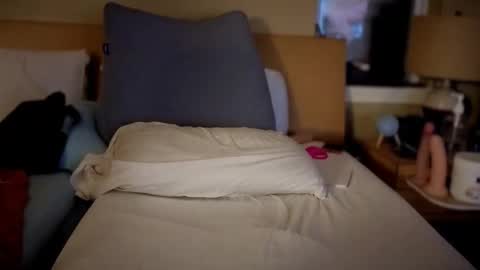 tattooed love boy online show from 11.28.25