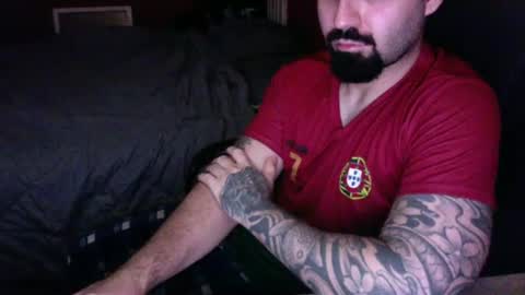Snapshot of tattooedandbearded22 chatting on 07.05.26 tattooedandbearded22 online show from 07.05.26