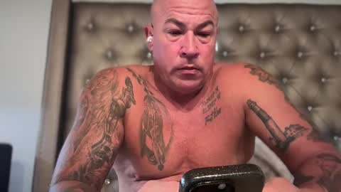 Snapshot of tattoosandabs chatting on 02.22.25 tattoosandabs online show from 02.22.25