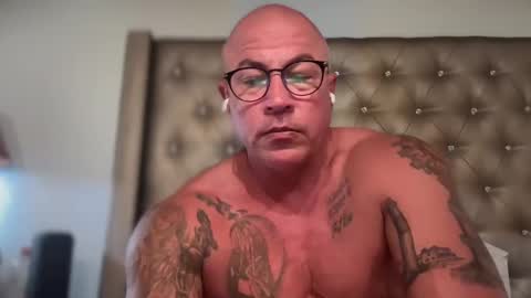 Snapshot of tattoosandabs chatting on 03.12.25 tattoosandabs online show from 03.12.25