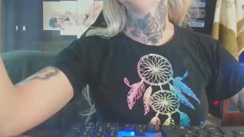 Snapshot of tatuada_safada chatting on 09.10.25 tatuada_safada online show from 09.10.25