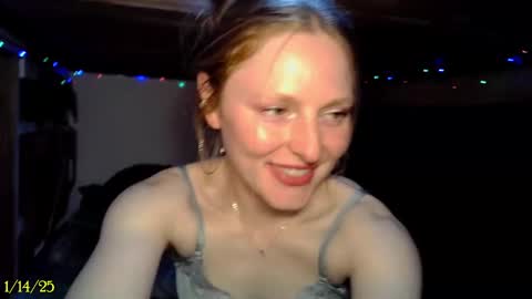 Snapshot of tatum__kahlo chatting on 01.14.25 TATUM ALL MY LINKS online show from 01.14.25