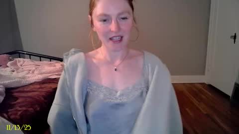 Snapshot of tatum__kahlo chatting on 11.15.25 TATUM ALL MY LINKS online show from 11.15.25