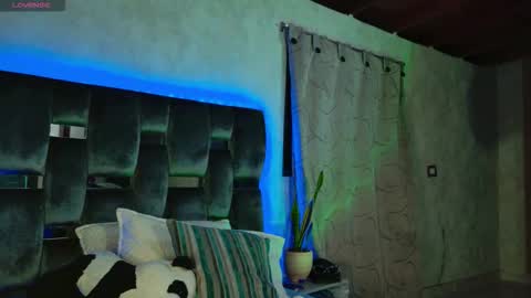 Snapshot of taurito___ chatting on 11.04.25 taurito___ online show from 11.04.25