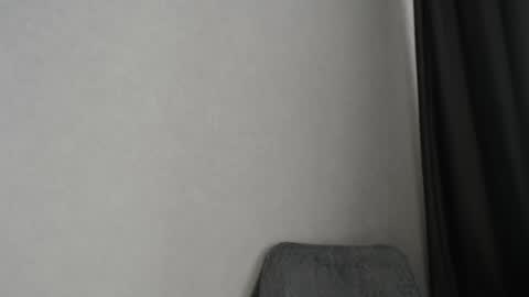 Snapshot of taxxxu chatting on 12.14.24 Diana online show from 12.14.24