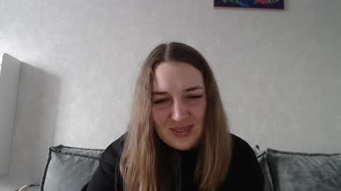 Snapshot of taxxxu chatting on 01.31.25 Diana online show from 01.31.25