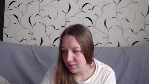 Snapshot of taxxxu chatting on 10.31.25 Diana online show from 10.31.25