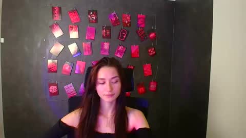 Snapshot of tayavibe chatting on 11.07.25 Taya online show from 11.07.25