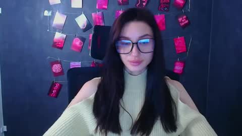 Snapshot of tayavibe chatting on 12.03.25 Taya online show from 12.03.25