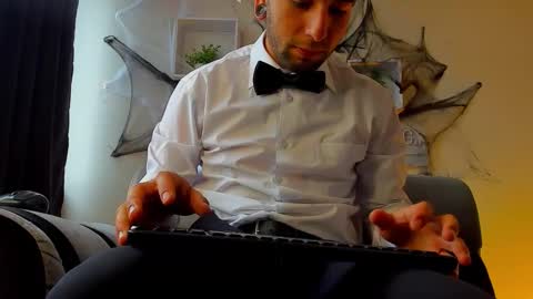 tayer_bennet online show from 10.11.25