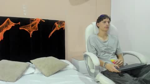 taylor and exidt online show from 10.23.25