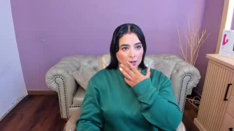 Snapshot of taylor_bennet chatting on 11.27.25 Taylor Bennet online show from 11.27.25