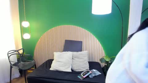 Taylor Bennet online show from 12.18.25