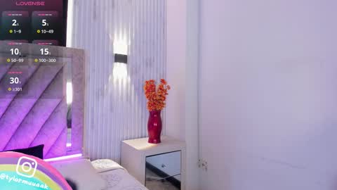 Taylor Harveey online show from 01.07.26