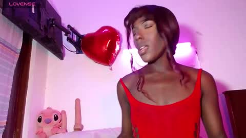 Snapshot of taylor_hot85 chatting on 10.11.25 taylor hot online show from 10.11.25