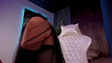 Taylor  Help me to get 100 thumbs up online show from 01.30.25