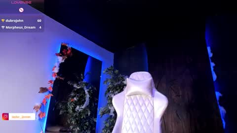 Taylor  Help me to get 100 thumbs up online show from 10.14.25