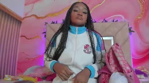 Snapshot of taylor_oriana_ chatting on 09.25.25 Oriana online show from 09.25.25