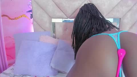 Snapshot of taylor_oriana_ chatting on 10.29.25 Oriana online show from 10.29.25