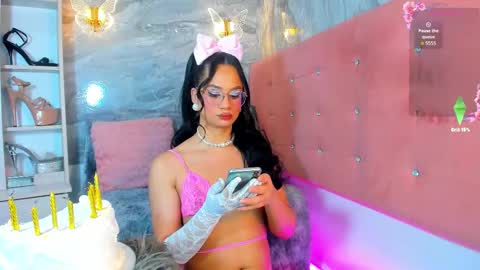 Snapshot of taylor_sanz chatting on 12.04.25 Taylor Sanz online show from 12.04.25