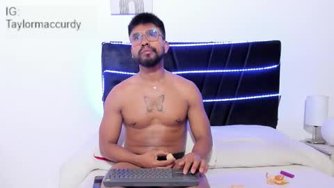 taylormaccurdy_ online show from 12.19.25