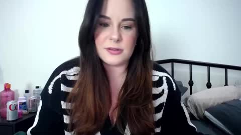 Taylor Michaels online show from 01.10.25