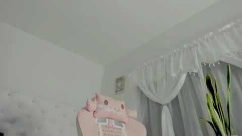 Snapshot of taylorr_swift chatting on 05.05.26 Angels independent model online show from 05.05.26
