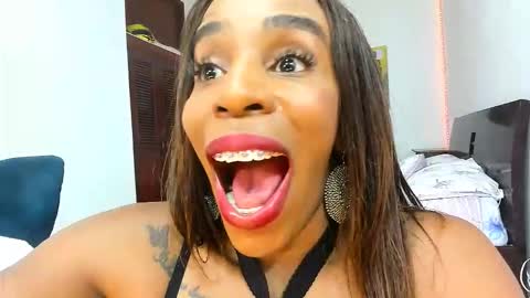 Snapshot of taylorslims chatting on 11.28.25 taylorslims online show from 11.28.25