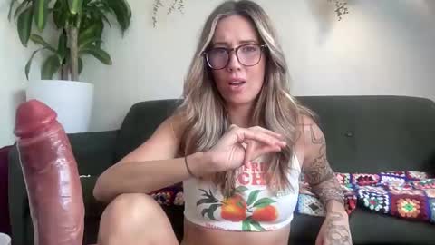 Taylor online show from 09.17.25