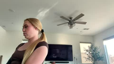 Snapshot of taylorxxxrae chatting on 06.19.26 Taylor Rae online show from 06.19.26