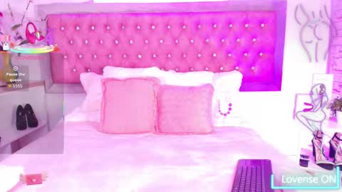 Snapshot of tayzon_foxxx chatting on 09.16.25 Sofia online show from 09.16.25