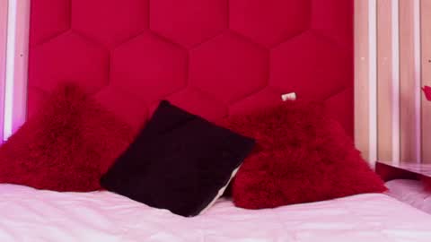 Snapshot of tayzon_foxxx chatting on 07.17.26 Sofia online show from 07.17.26