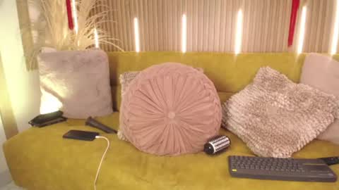 Snapshot of tayzon_foxxx chatting on 07.31.26 Sofia online show from 07.31.26