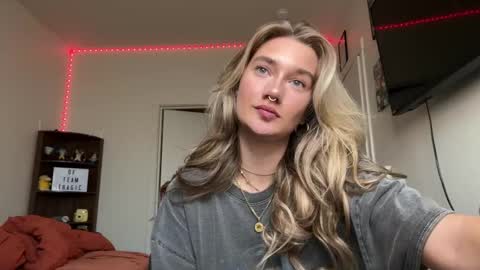 Snapshot of teamtragic chatting on 09.13.25 Katy online show from 09.13.25