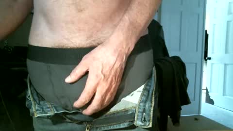 Snapshot of techloot chatting on 02.01.25 techloot online show from 02.01.25