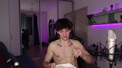 Snapshot of teddy_mode chatting on 12.07.24 Teddy online show from 12.07.24