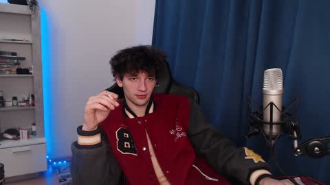 Snapshot of teddy_mode chatting on 12.18.24 Teddy online show from 12.18.24