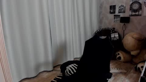 Snapshot of teddy_mode chatting on 01.15.25 Teddy online show from 01.15.25