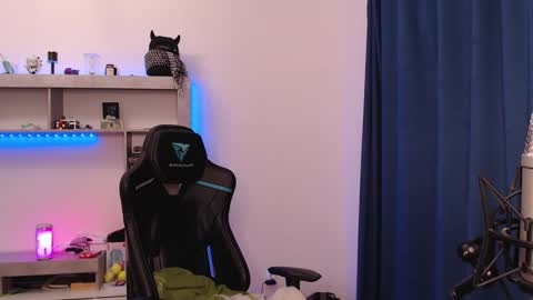 Snapshot of teddy_mode chatting on 01.29.25 Teddy online show from 01.29.25