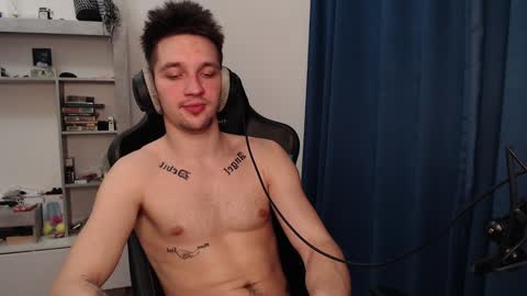 Snapshot of teddy_mode chatting on 02.06.25 Teddy online show from 02.06.25