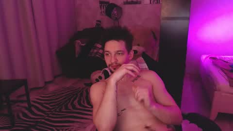 Snapshot of teddy_mode chatting on 03.03.25 Teddy online show from 03.03.25